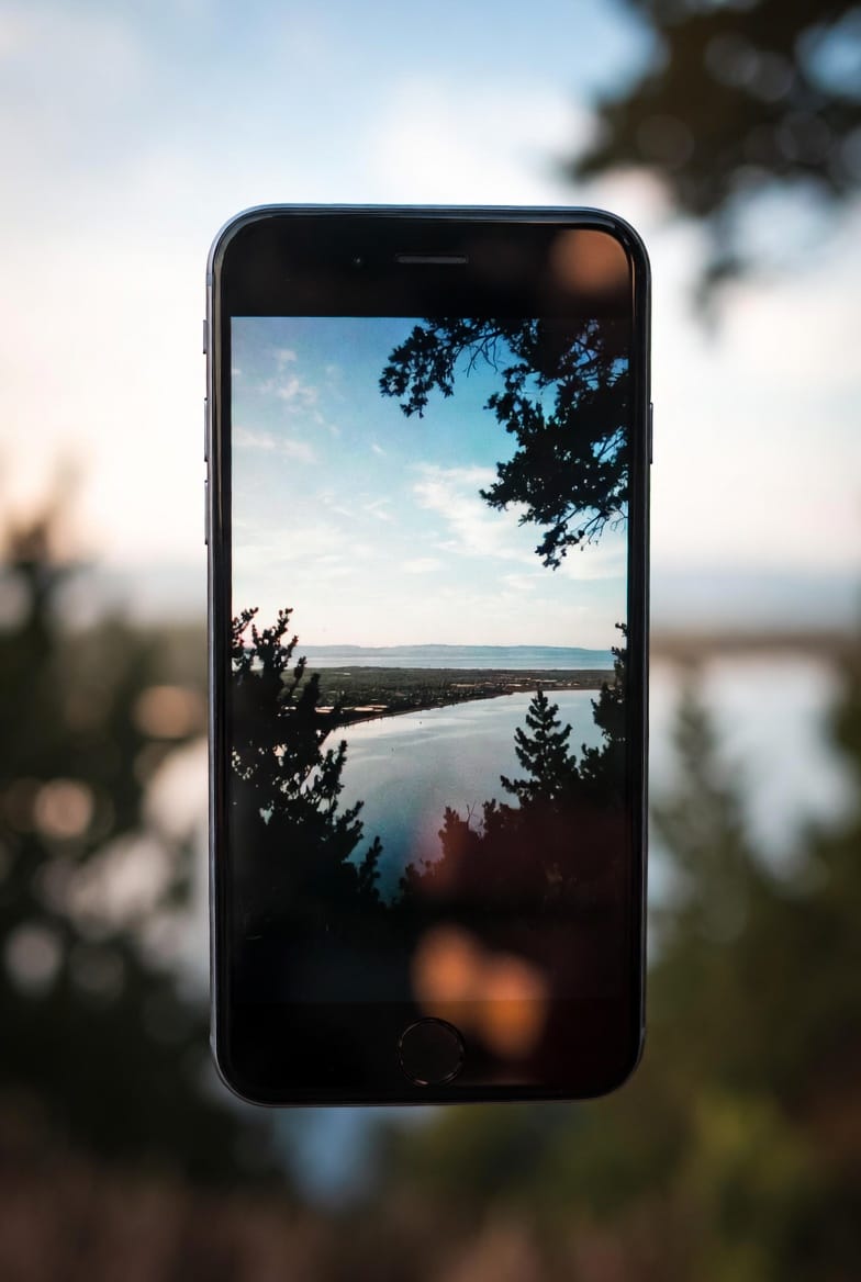 Anti-Glare and Hardened Glass Displays for Smartphones
