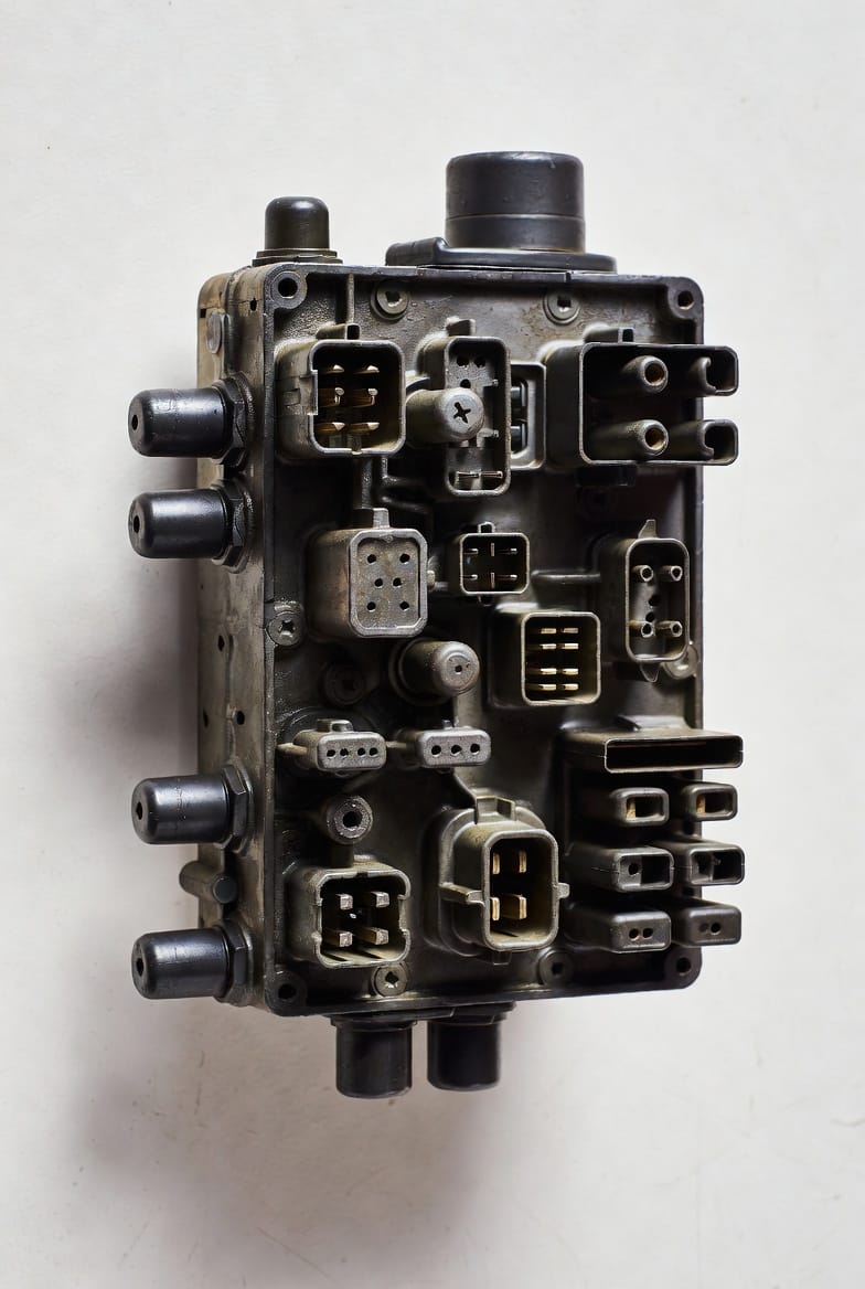 Thermal Dissipation Limits in High-Density Power Connectors